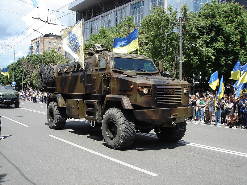 Archivo:Azov in Mariupol 6.jpg