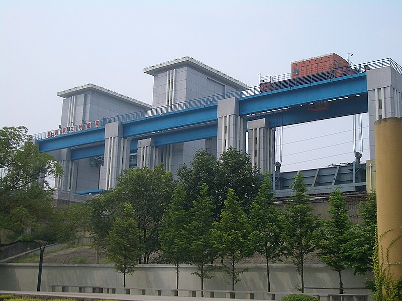 File:Gezhouba-Dam-locks-4808.jpg