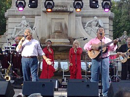 Los del Río performing in 2009