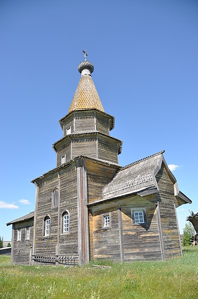 Файл:Petropavlovskaya chirch in Ratonavolok.JPG