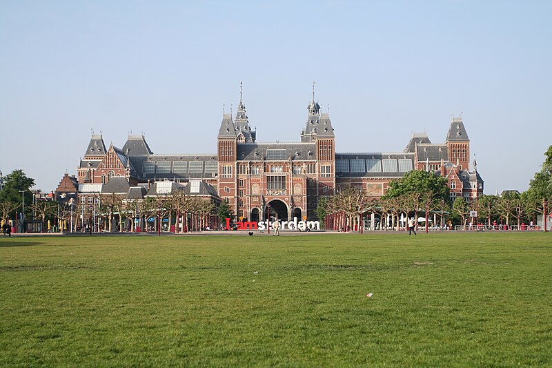 File:RijksmuseumAmsterdamMuseumplein.jpg