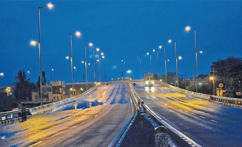 File:A flyover in Dhule.jpg