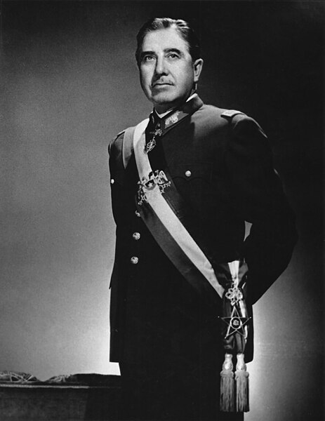 File:Augusto Pinochet foto oficial.jpg