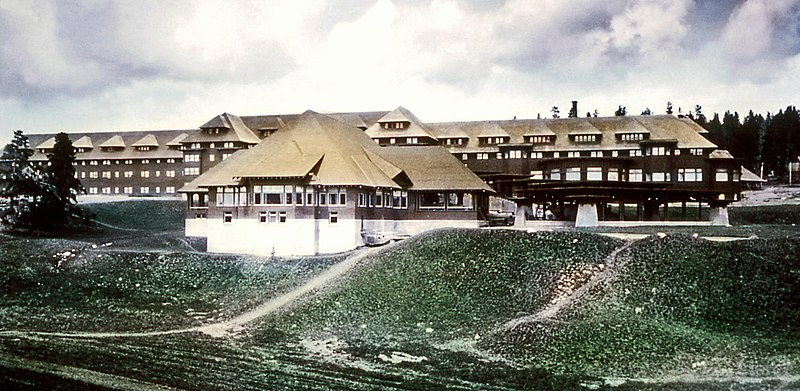 File:Canyon Hotel, Yellowstone, cropped.jpg