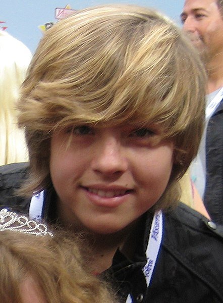 Archivo:Dylan Sprouse in 2009.jpg