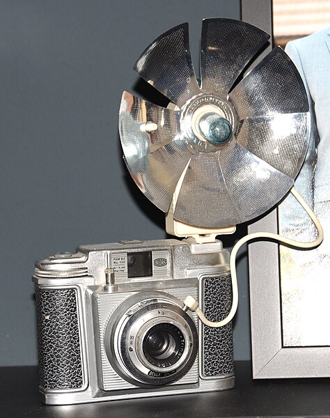 File:Historic Camera 08.jpg