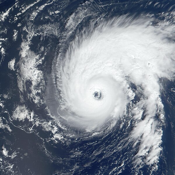 File:Hurricane Erin 2001.jpg