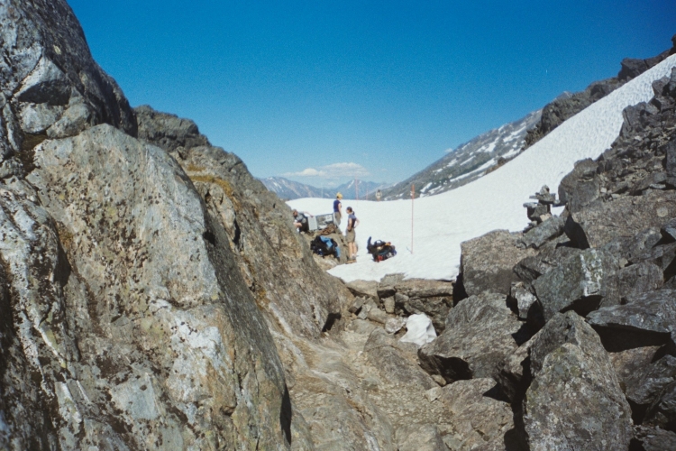 File:RestingatSummitofChilkootPass.jpg