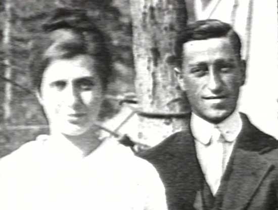 File:Harold and Aimee Semple McPherson.jpg