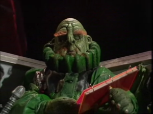 File:Vogon jelzt reading poetry.png