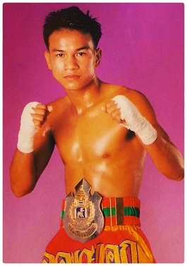 File:Saenklai Sit Kru Od with Lumpinee Stadium belt.jpg