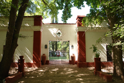 Finca Los Alamos, front of the estancia