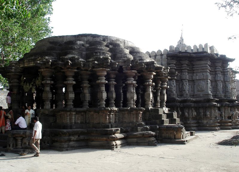 File:KopeshwarTempleKhidrapurKolhapur.jpg