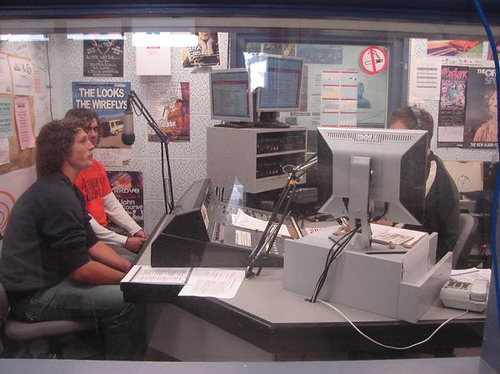 File:Tunefm studio1.jpg