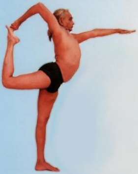 File:Iyengar in Natarajasana.jpg