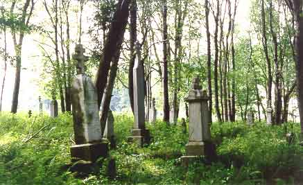 File:Wehrum Cemetery.jpg