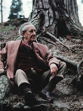 File:Tolkien tree waistcoat.jpg