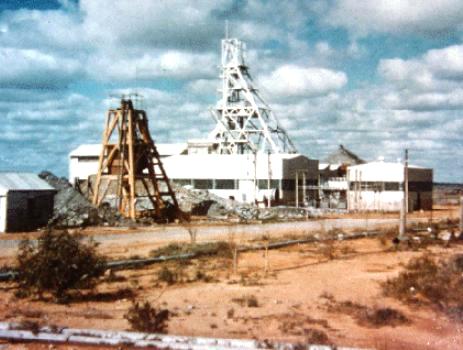 File:Radium Hill 1954 cropped.jpg