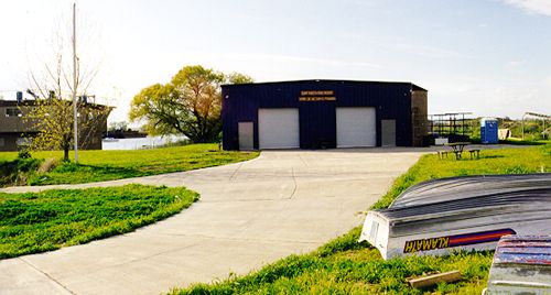 File:Curt boathouse.jpg