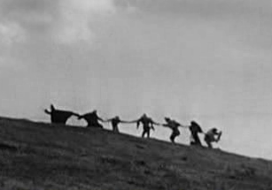 File:Det-sjunde-inseglet-The-Seventh-Seal-Bergman-1957-dance-of-death.png