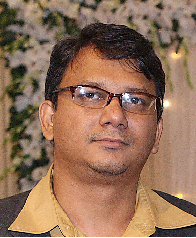 File:Faisal Arefin Dipan at a social function in 2010.png