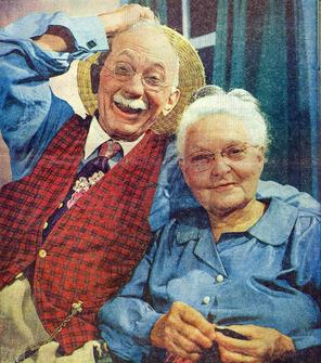 File:Uncle Cyp and Aunt Sap Brasfield.JPG