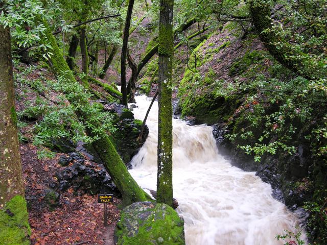 File:Granuja Falls.jpg