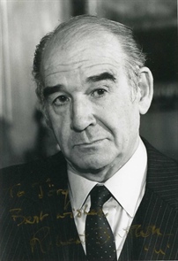 British actor Robert Brown.jpg