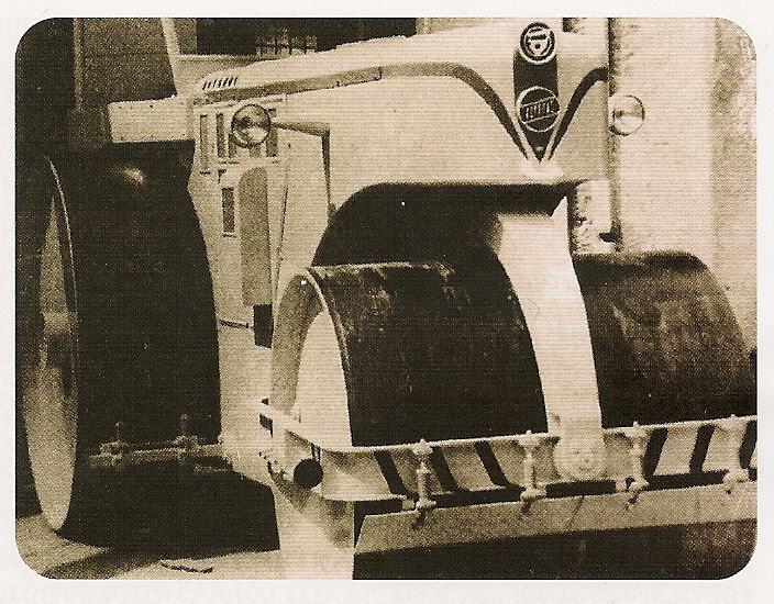 File:Kouppas Road Roller.jpg