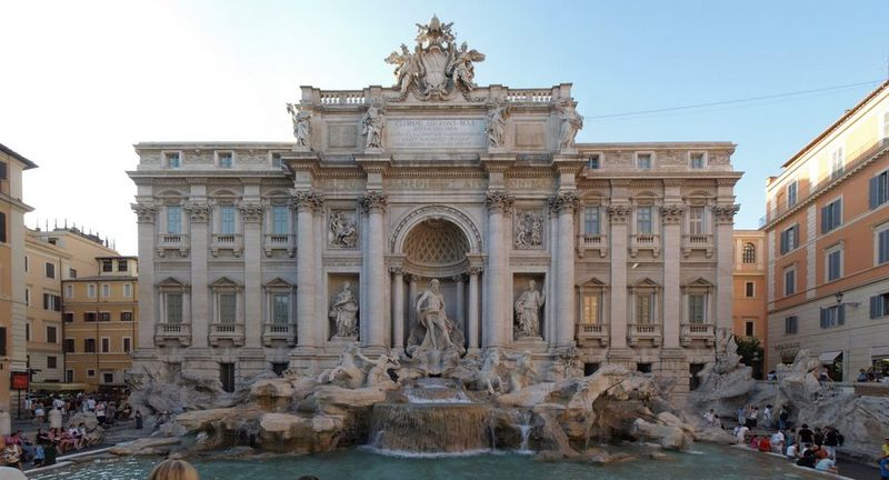 File:Trevi Fountain 2.jpg