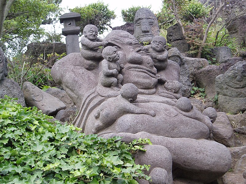 File:Jeju Statue Park Statue.JPG