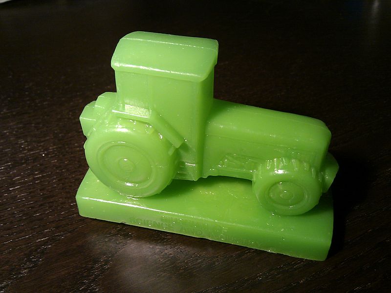 File:Mold-A-Rama tractor.jpg