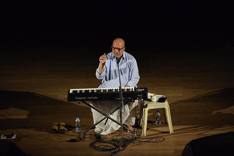 File:Kabir suman is singing.jpg