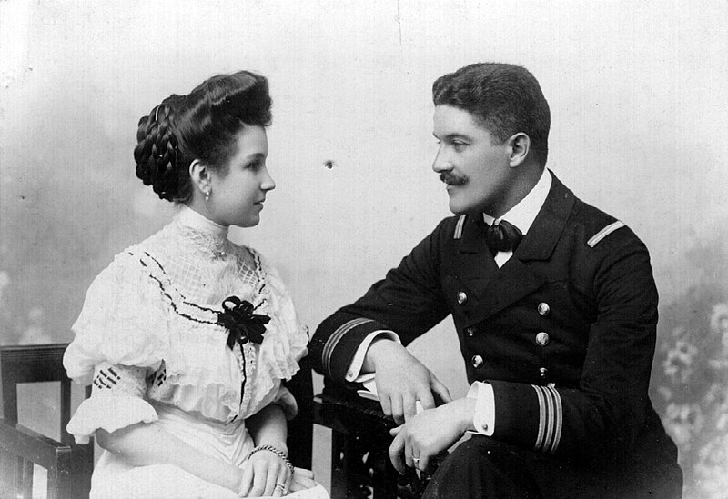 File:Mariza&Charles Masjon 1905.jpg