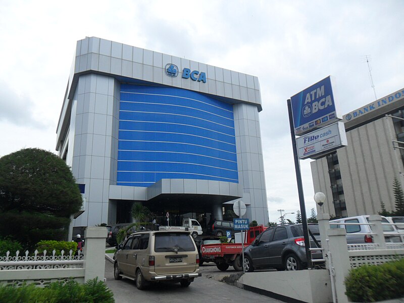 File:Gedung BCA Banjarmasin.jpg