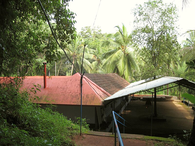 File:Vasudevapuram temple.JPG