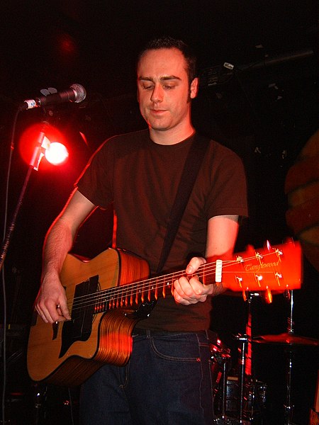 File:DaveHouseLive.jpg