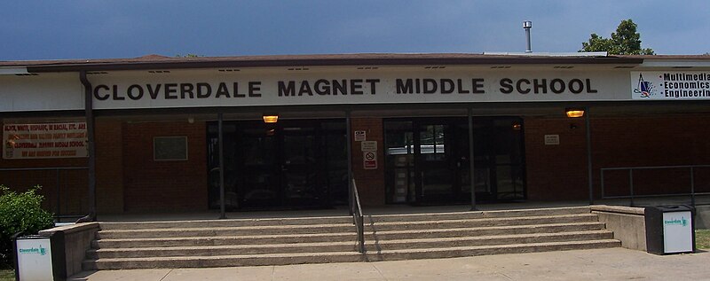 File:Cloverdale Magnet Middle School.jpg