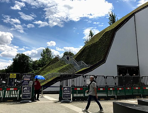 The visitor's entrance was quiet because entry was postponed