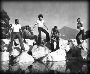 Файл:Symarip pyramid band 1969.jpg