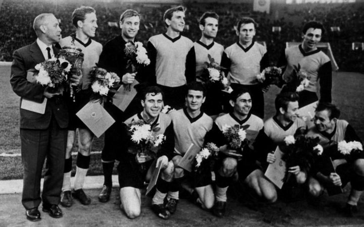 Файл:Shakhtar-kubok-sssr-1961.jpg