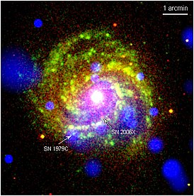 Остаток сверхновой SN 1979C, видимый в рентгеновском диапазоне.