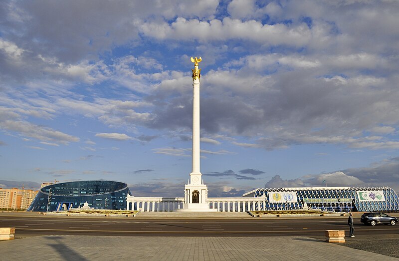 Файл:Kazakh Eli monument.JPG