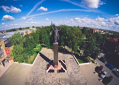 Памятник солдату-освободителю на Комсомольской площади