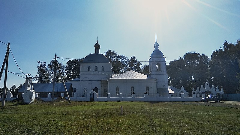 Файл:Воскресенская церковь в Сушках.jpg