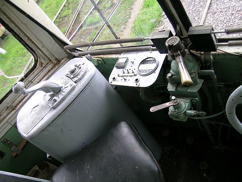 Файл:Mtv82 driver cab.jpg