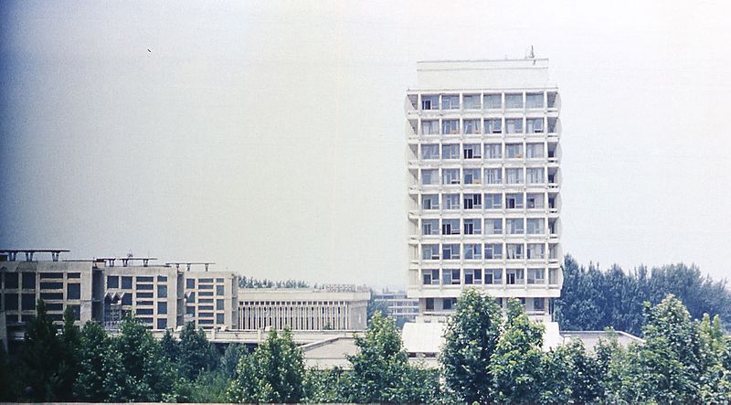 Файл:Tashkent State University 1977.JPG